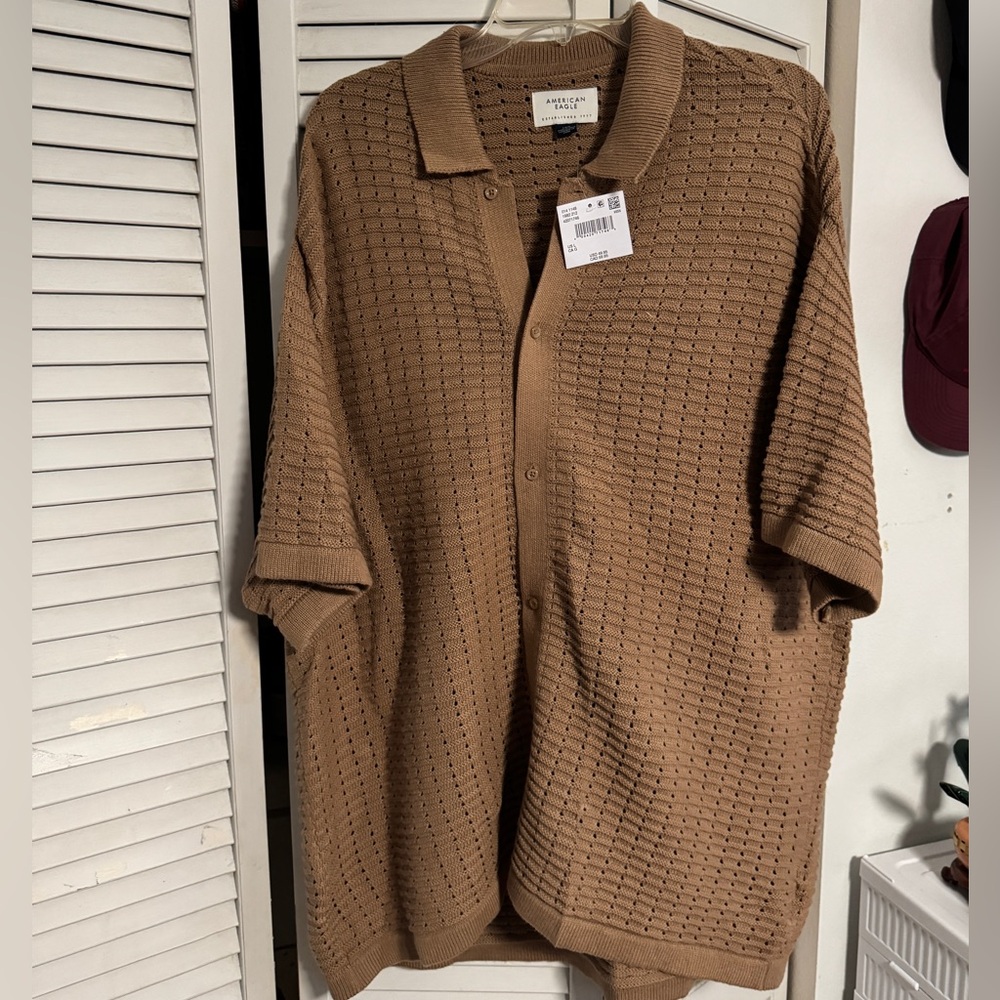 NWT American Eagle collared shirt. Size large